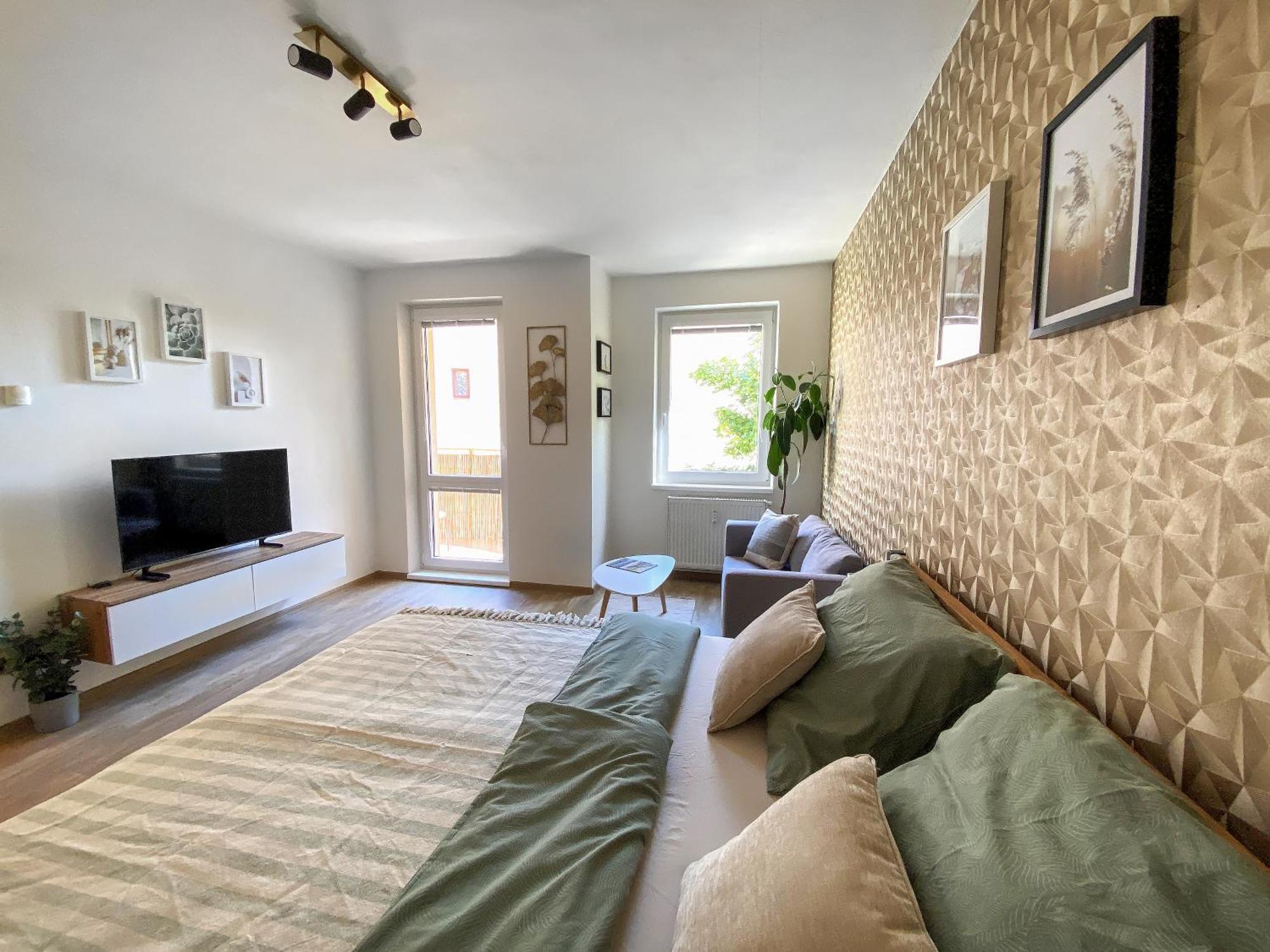 Apartment Golden Leaf Sladkovskeho